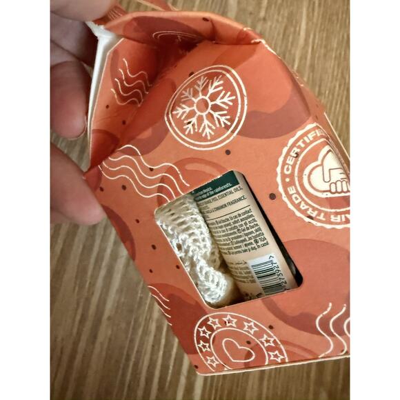 The Body Shop Spiced Orange Limited Edition 3 Piece Mini Gift Set - Picture 4 of 11